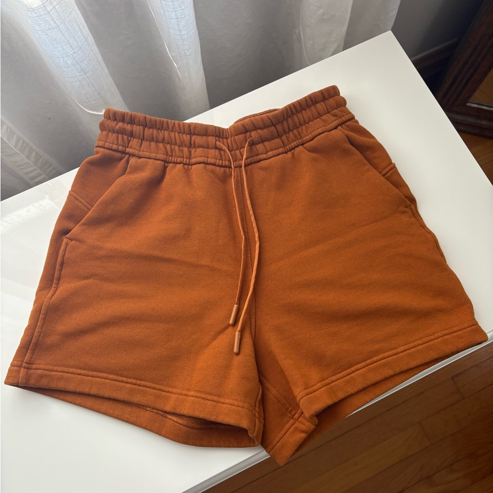 lululemon athletica Loungeful High Waist Shorts in Butternut Brown - 4in, size 2
